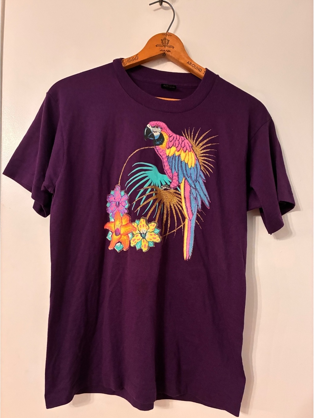 Vintage 90s Screen Stars Best Purple Parrot Tropical Graphic Tee Large
